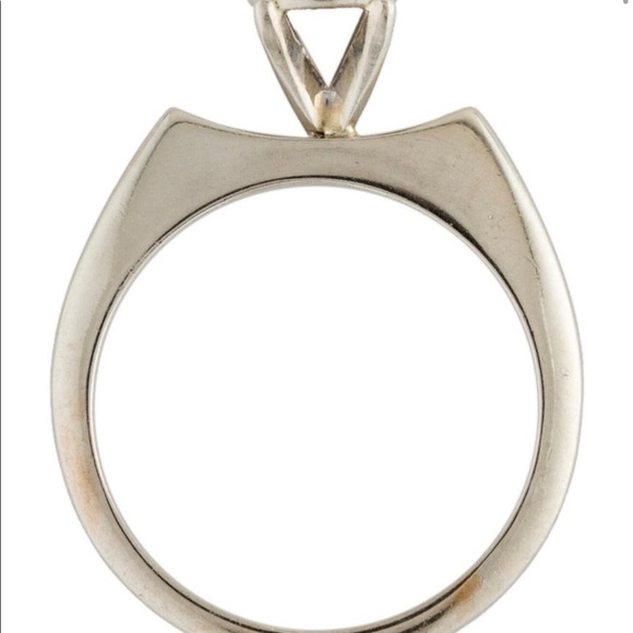 DIAMOND RING - 14K WHITE GOLD PROMISE OR ENGAGEMENT RING💗 - Picture 5 of 8